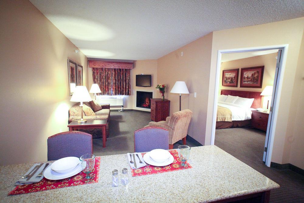 Grandstay Hotel & Suites Perham מראה חיצוני תמונה