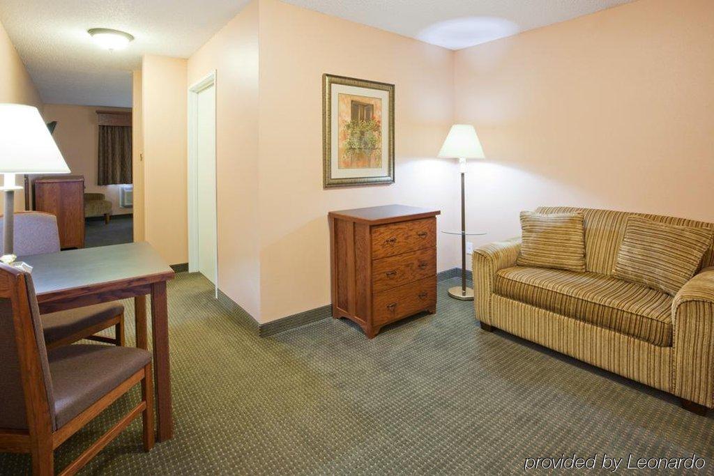 Grandstay Hotel & Suites Perham מראה חיצוני תמונה