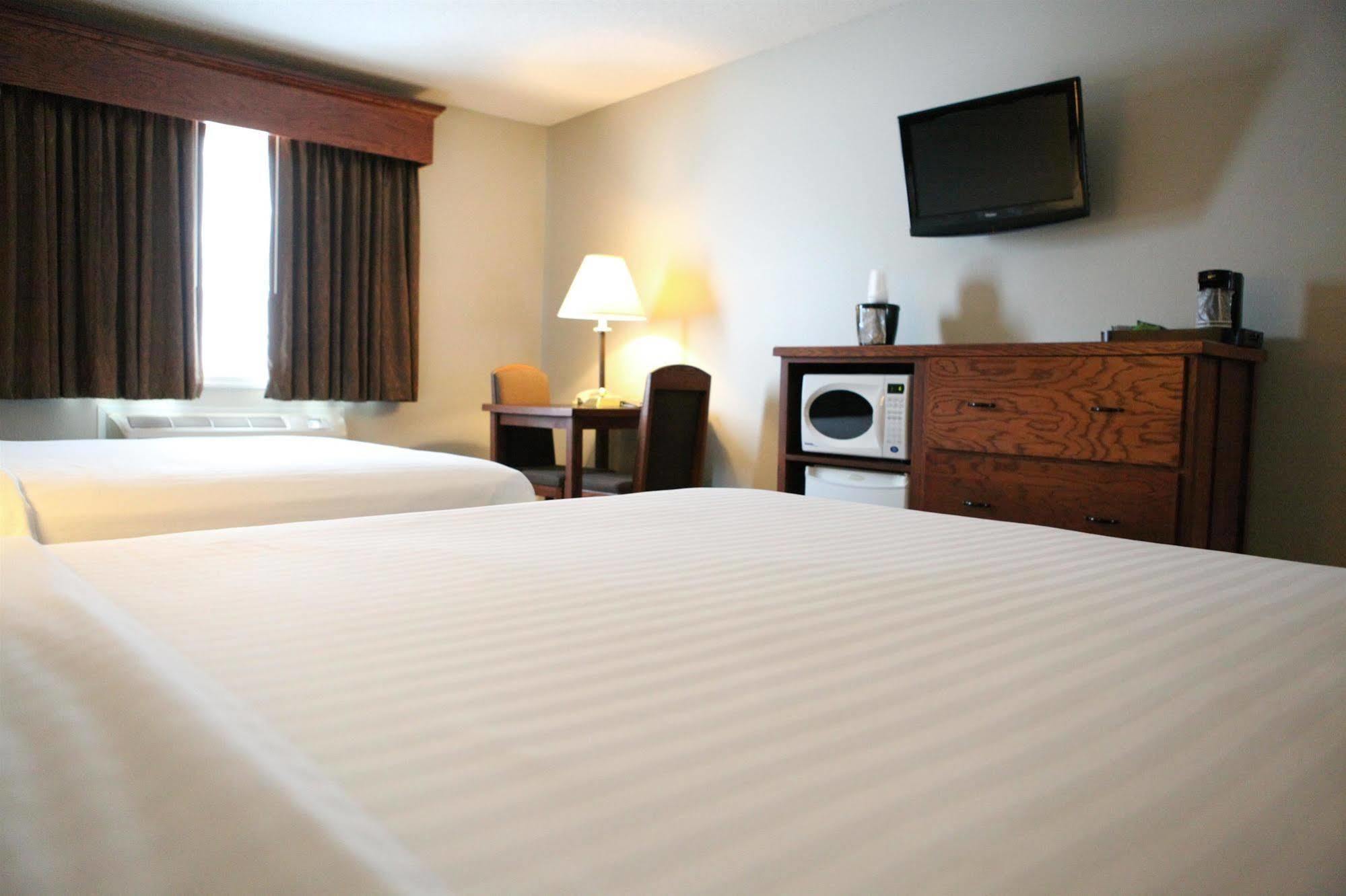 Grandstay Hotel & Suites Perham מראה חיצוני תמונה