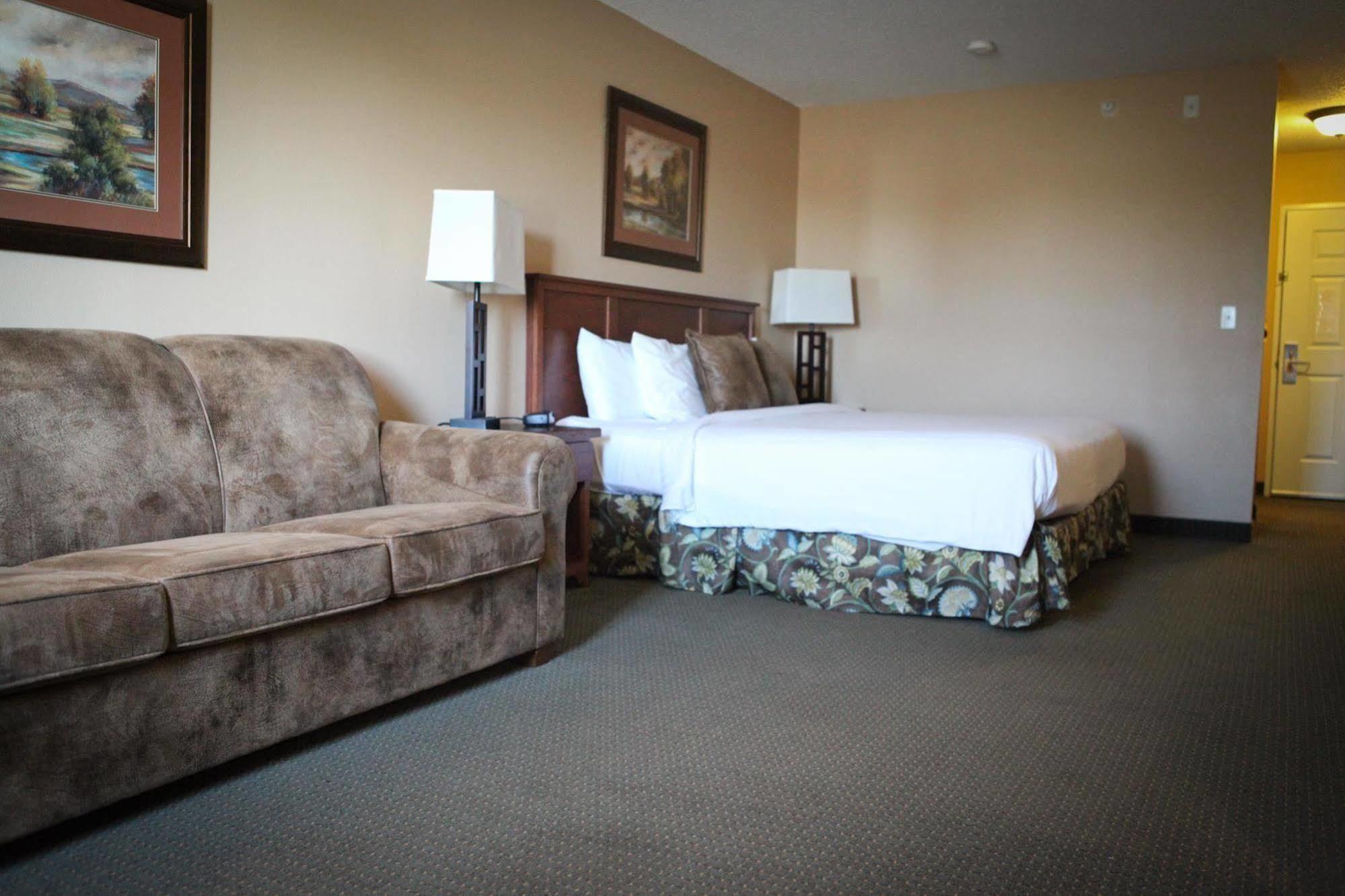 Grandstay Hotel & Suites Perham מראה חיצוני תמונה