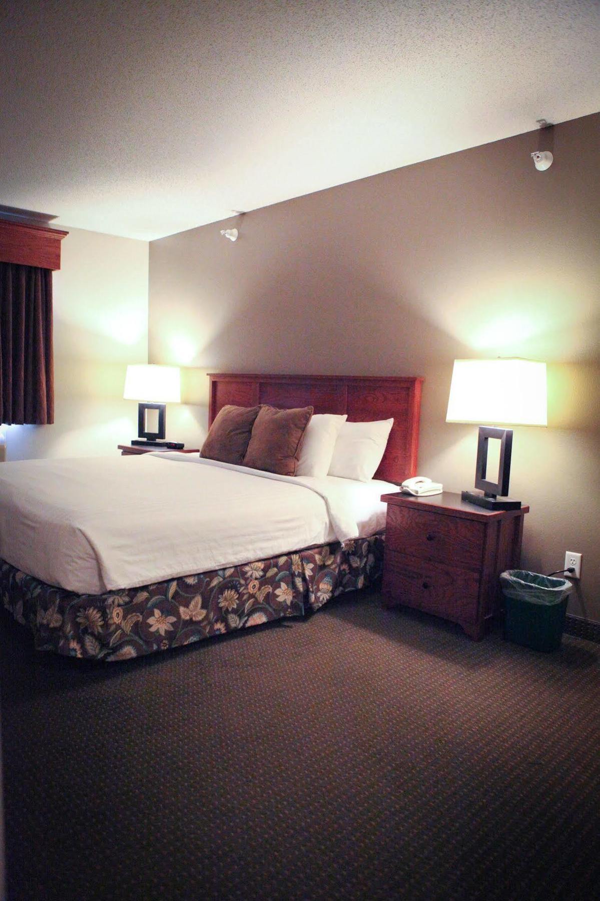 Grandstay Hotel & Suites Perham מראה חיצוני תמונה