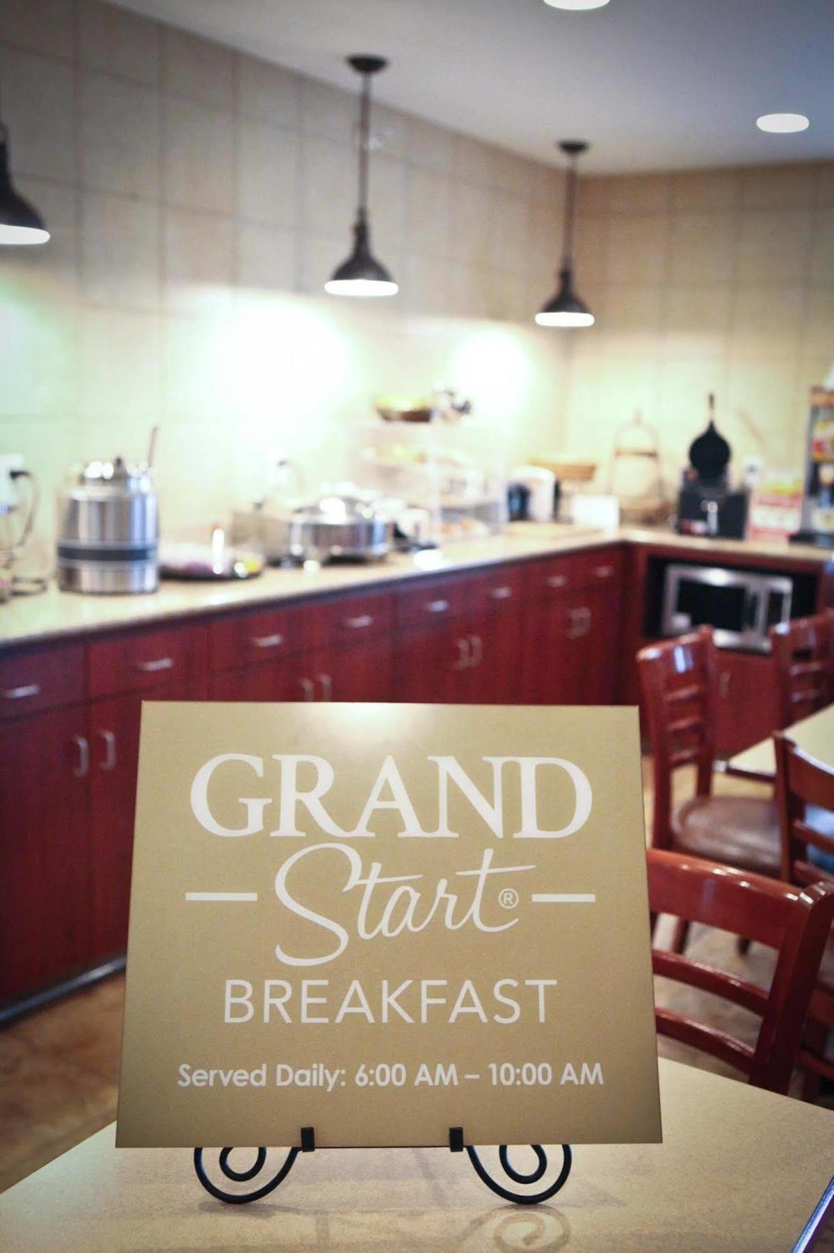 Grandstay Hotel & Suites Perham מראה חיצוני תמונה